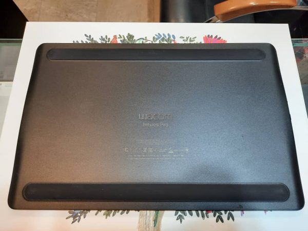 قلم نوری وکام مدل Intuos Pro PTH-660